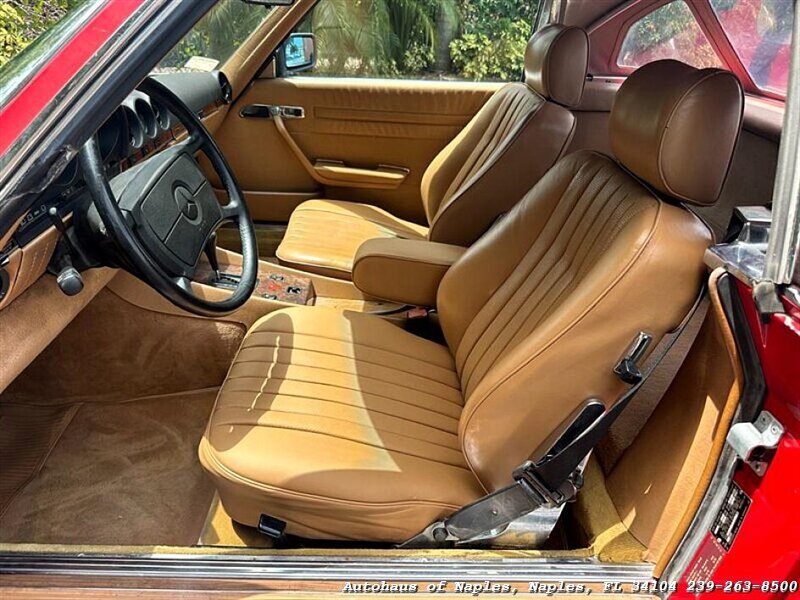 1986 Mercedes-Benz 560 SL w/ Hardtop - Photo 17 - Naples, FL 34104