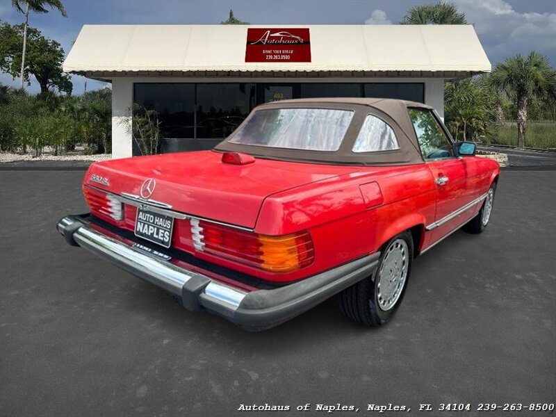 1986 Mercedes-Benz 560 SL w/ Hardtop - Photo 10 - Naples, FL 34104