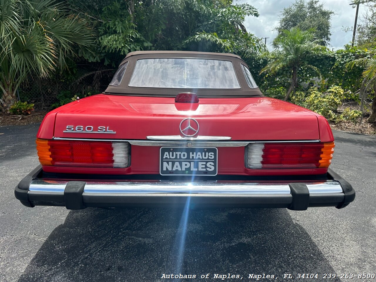 1986 Mercedes-Benz 560 SL w/ Hardtop   - Photo 9 - Naples, FL 34104