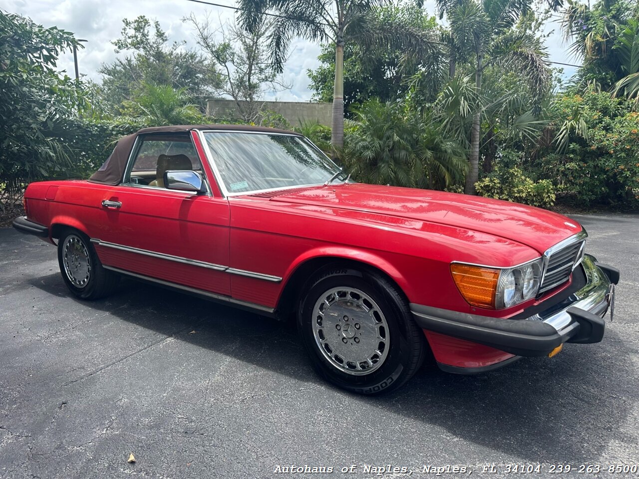 1986 Mercedes-Benz 560 SL w/ Hardtop   - Photo 2 - Naples, FL 34104