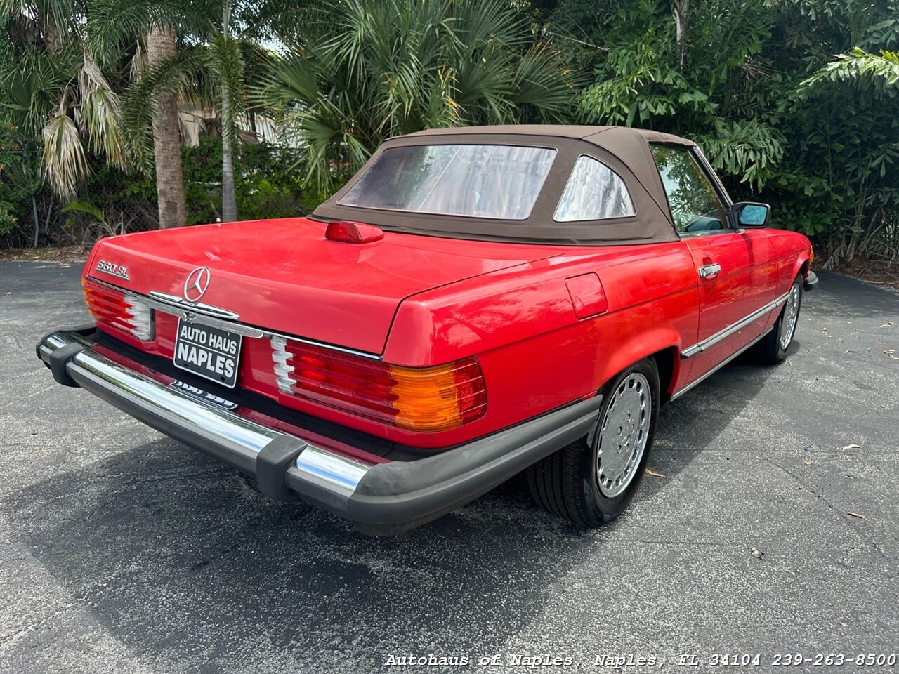 1986 Mercedes-Benz 560 SL w/ Hardtop   - Photo 10 - Naples, FL 34104