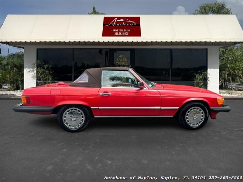 1986 Mercedes-Benz 560 SL w/ Hardtop - Photo 11 - Naples, FL 34104