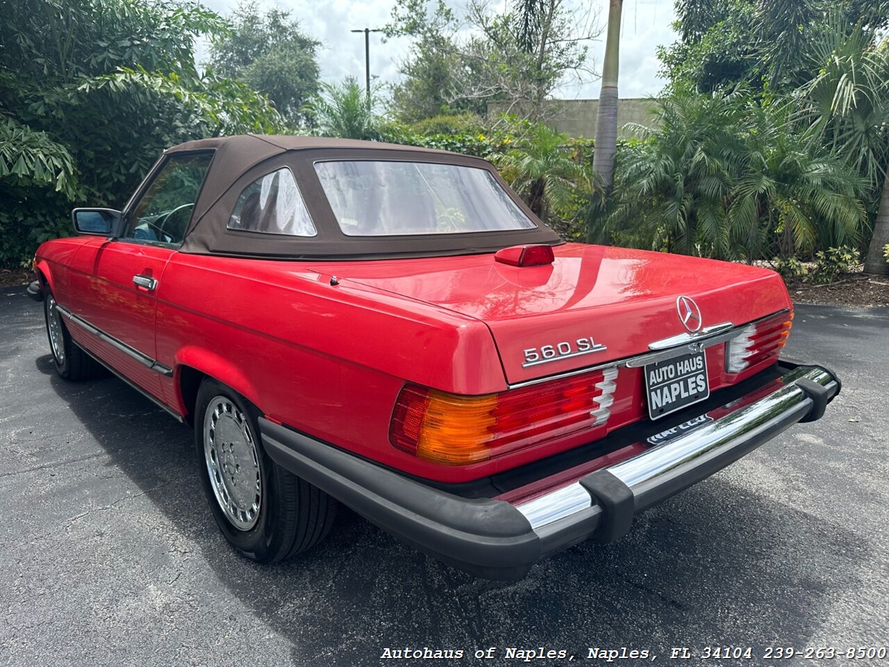 1986 Mercedes-Benz 560 SL w/ Hardtop   - Photo 8 - Naples, FL 34104