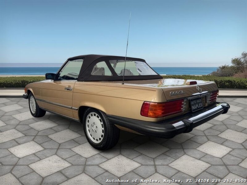 1988 Mercedes-Benz 560 SL   - Photo 16 - Naples, FL 34104