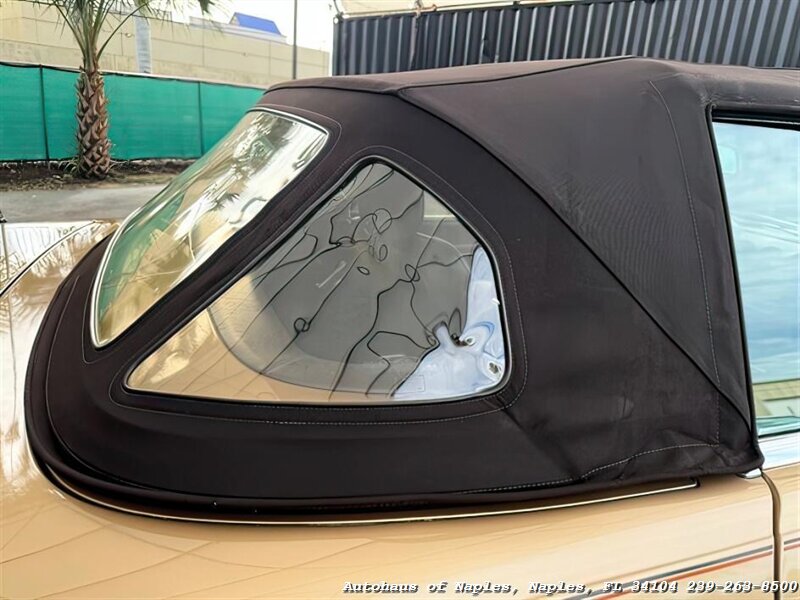 1988 Mercedes-Benz 560 SL   - Photo 20 - Naples, FL 34104