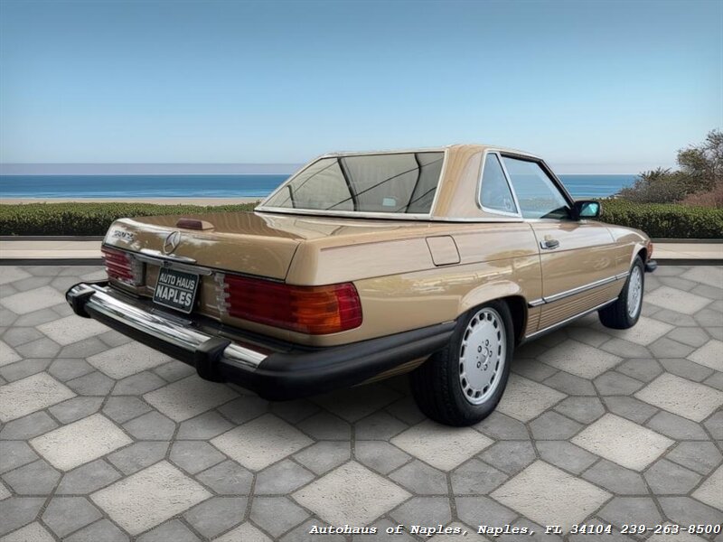 1988 Mercedes-Benz 560 SL   - Photo 30 - Naples, FL 34104