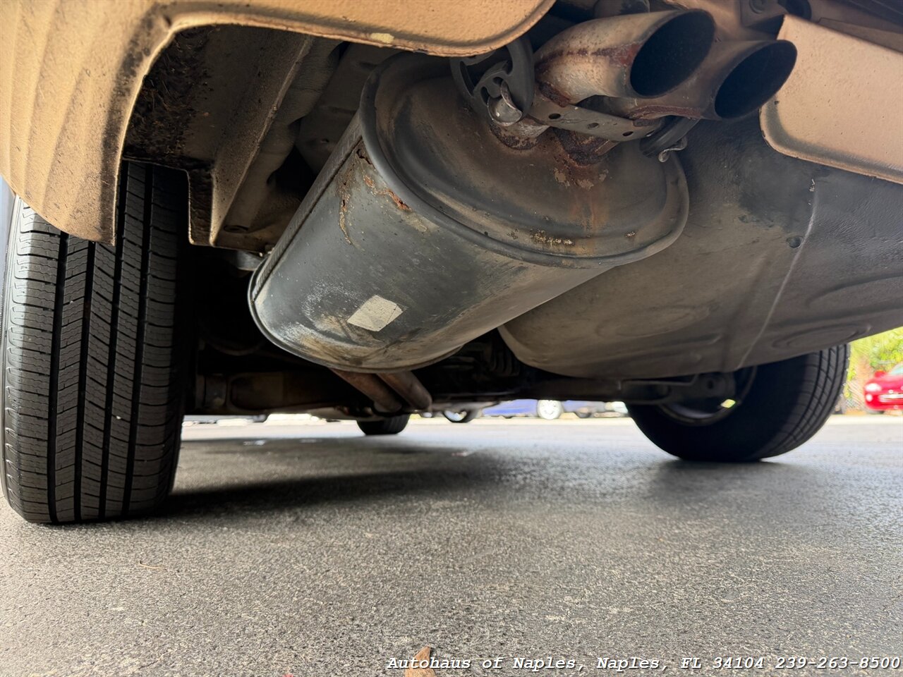 1988 Mercedes-Benz 560 SL   - Photo 47 - Naples, FL 34104