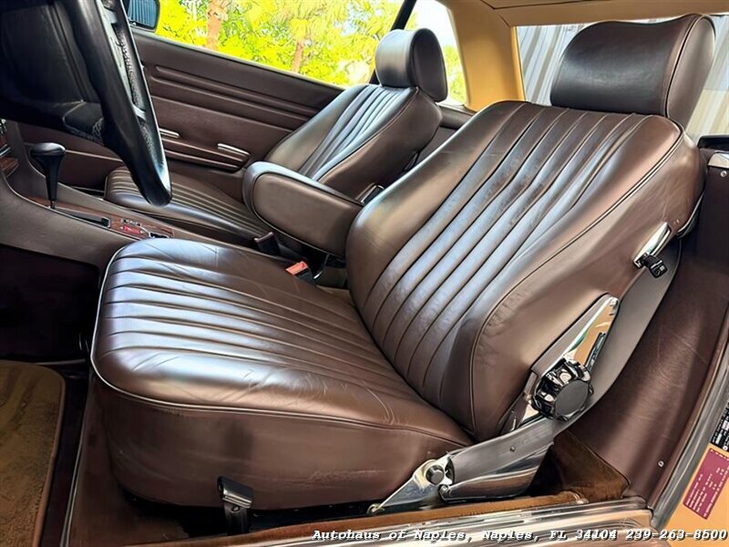 1988 Mercedes-Benz 560 SL   - Photo 55 - Naples, FL 34104