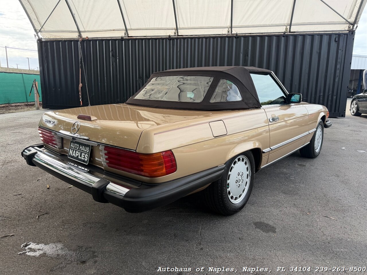 1988 Mercedes-Benz 560 SL   - Photo 14 - Naples, FL 34104