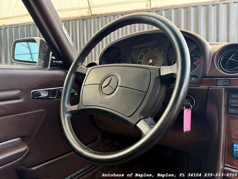 1988 Mercedes-Benz 560 SL   - Photo 70 - Naples, FL 34104
