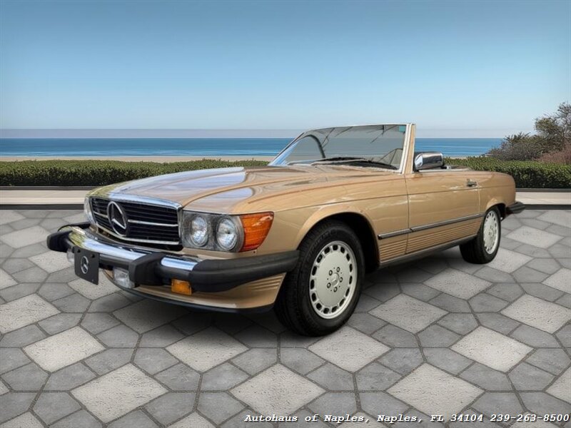 1988 Mercedes-Benz 560 SL   - Photo 5 - Naples, FL 34104