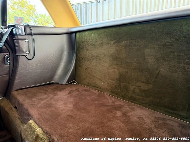 1988 Mercedes-Benz 560 SL   - Photo 60 - Naples, FL 34104