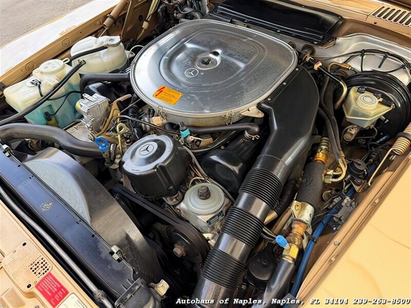 1988 Mercedes-Benz 560 SL   - Photo 52 - Naples, FL 34104