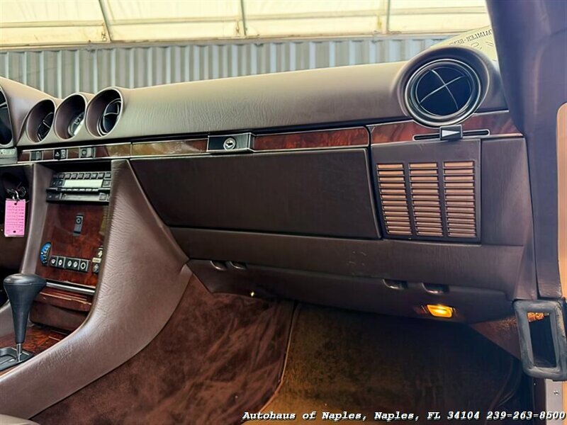 1988 Mercedes-Benz 560 SL   - Photo 65 - Naples, FL 34104