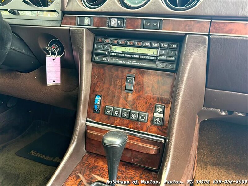 1988 Mercedes-Benz 560 SL   - Photo 67 - Naples, FL 34104