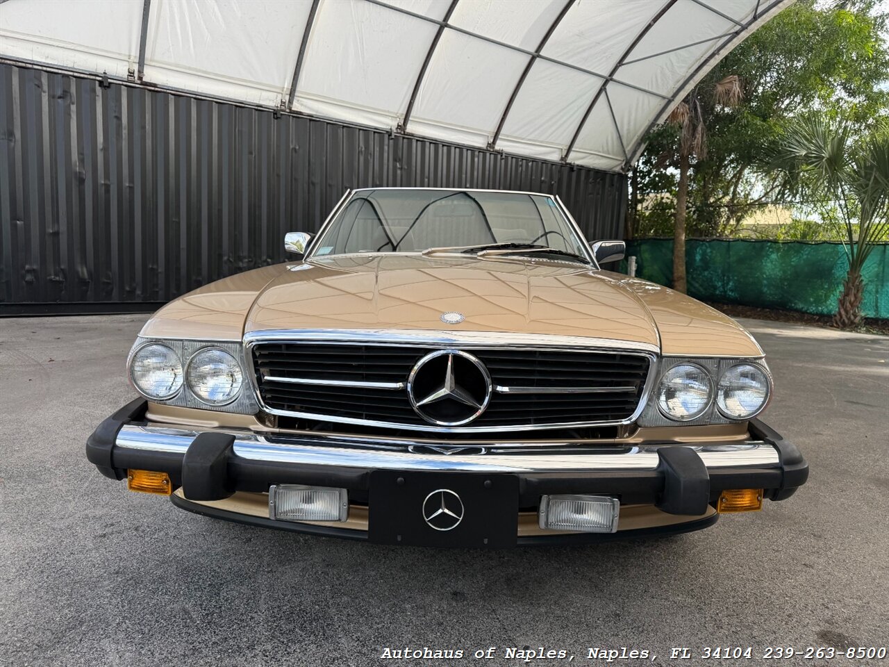 1988 Mercedes-Benz 560 SL   - Photo 3 - Naples, FL 34104