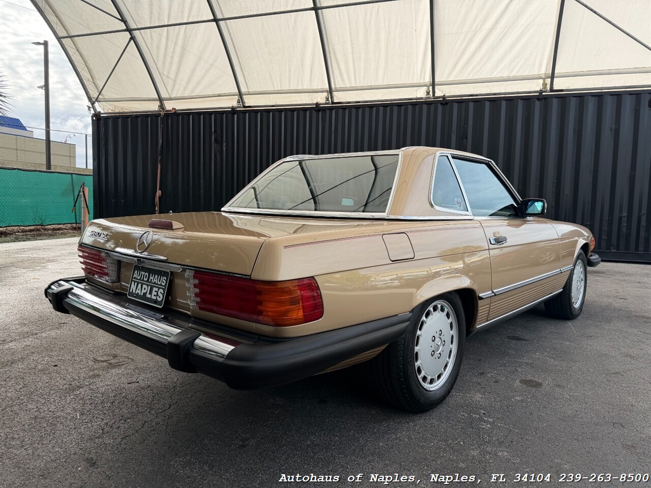 1988 Mercedes-Benz 560 SL   - Photo 30 - Naples, FL 34104