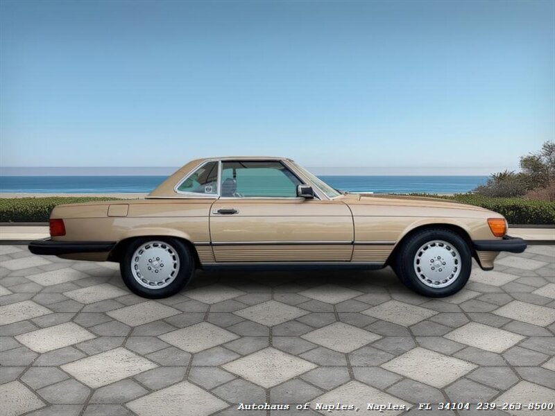 1988 Mercedes-Benz 560 SL   - Photo 29 - Naples, FL 34104