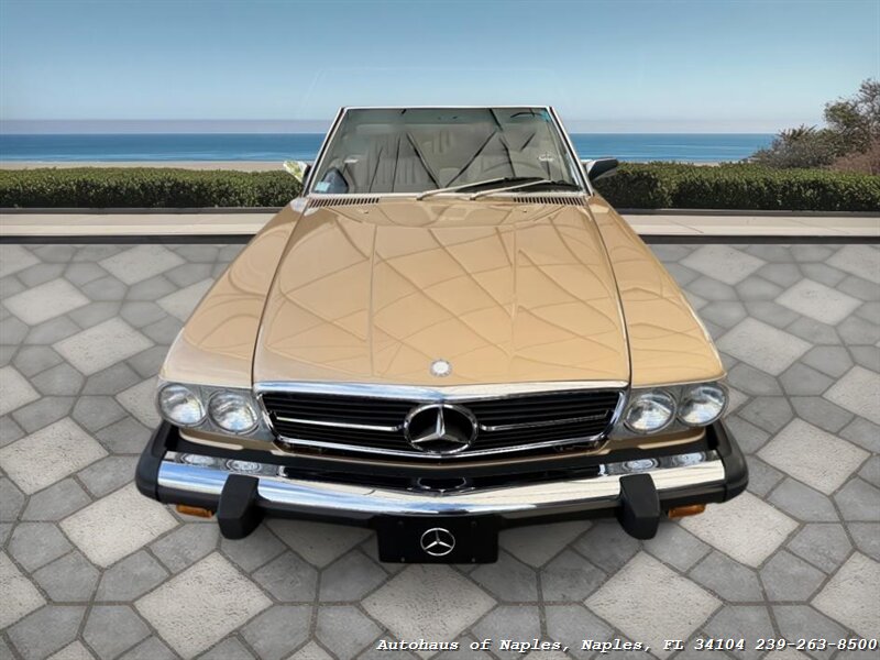 1988 Mercedes-Benz 560 SL   - Photo 4 - Naples, FL 34104
