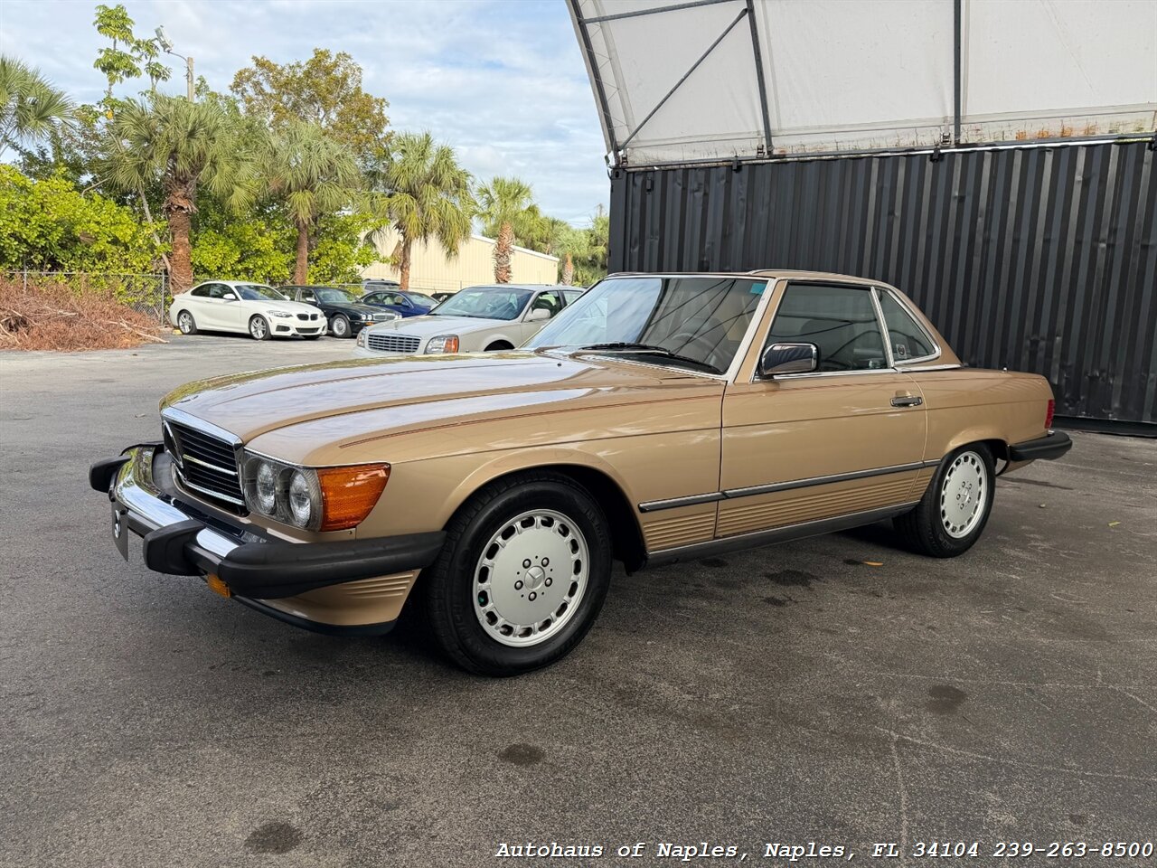 1988 Mercedes-Benz 560 SL   - Photo 34 - Naples, FL 34104