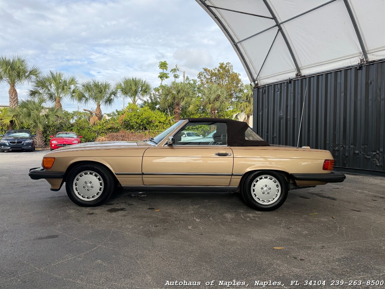 1988 Mercedes-Benz 560 SL   - Photo 17 - Naples, FL 34104