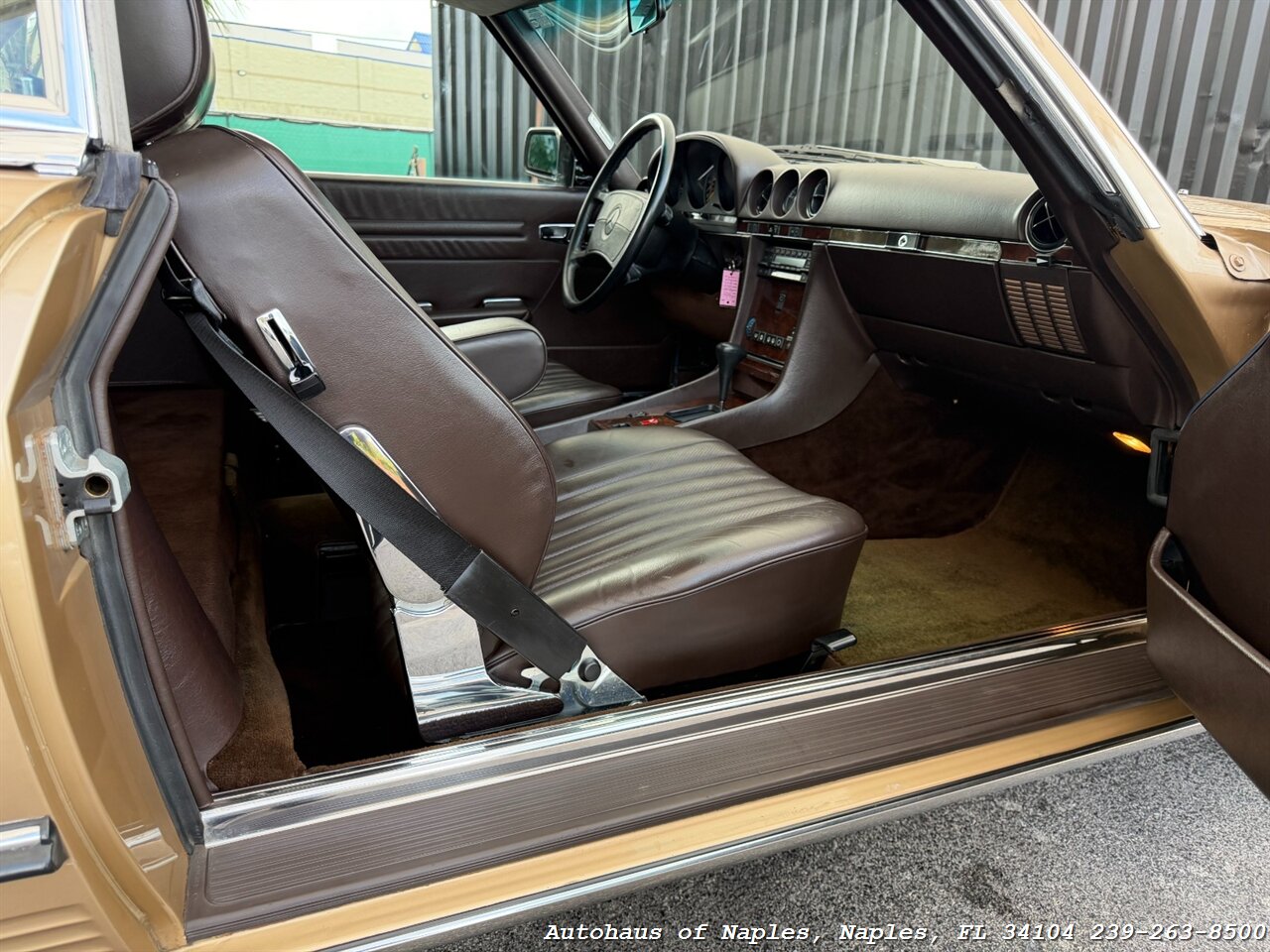 1988 Mercedes-Benz 560 SL   - Photo 61 - Naples, FL 34104