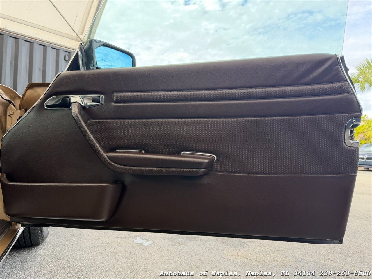 1988 Mercedes-Benz 560 SL   - Photo 64 - Naples, FL 34104