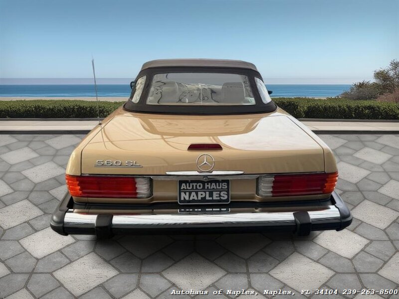 1988 Mercedes-Benz 560 SL   - Photo 15 - Naples, FL 34104