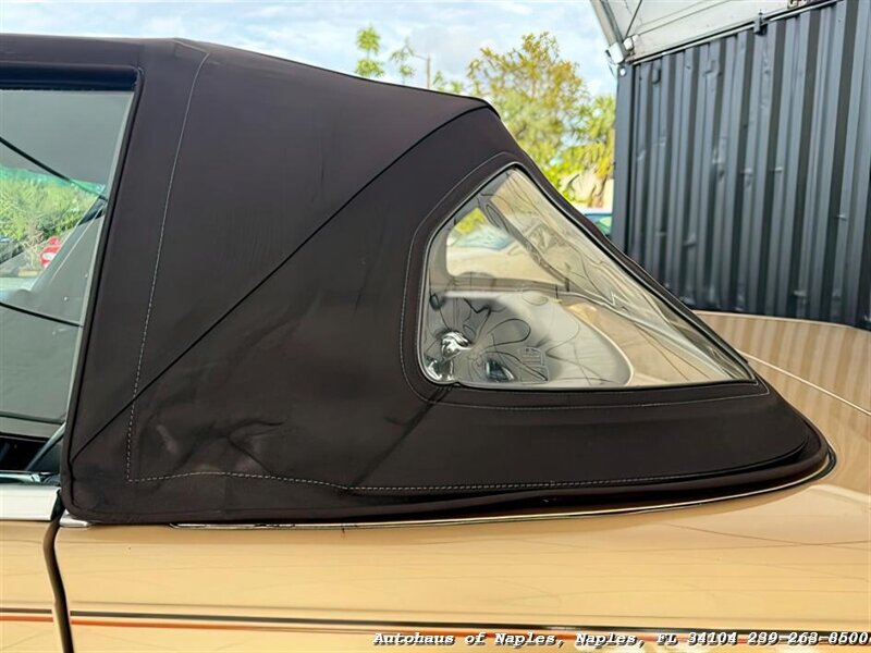 1988 Mercedes-Benz 560 SL   - Photo 18 - Naples, FL 34104