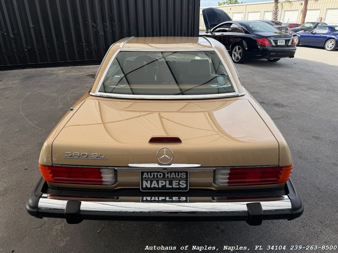 1988 Mercedes-Benz 560 SL   - Photo 31 - Naples, FL 34104