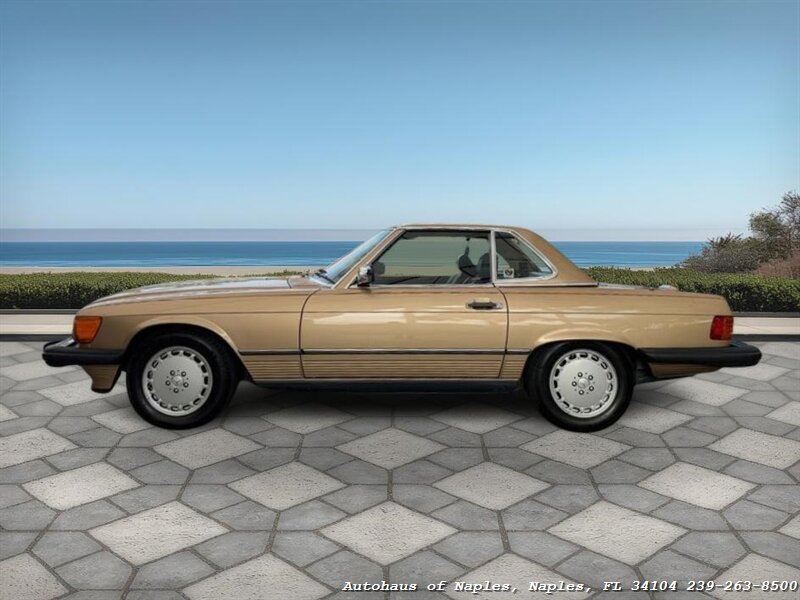1988 Mercedes-Benz 560 SL   - Photo 33 - Naples, FL 34104