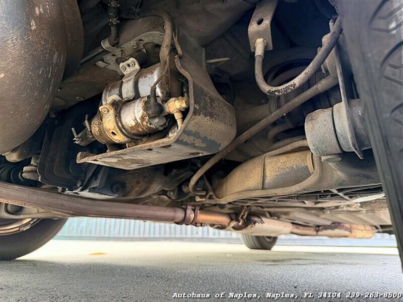 1988 Mercedes-Benz 560 SL   - Photo 49 - Naples, FL 34104