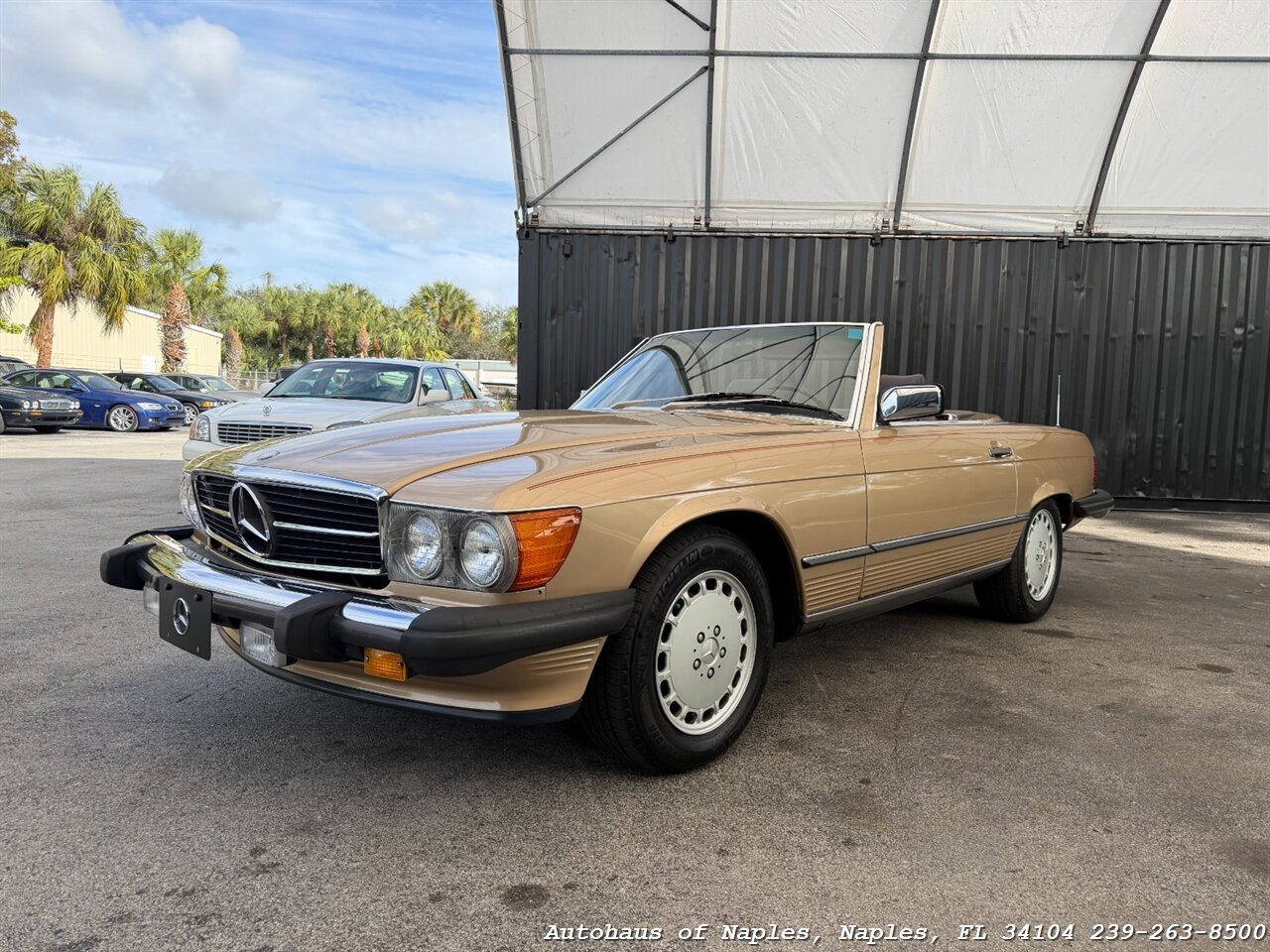 1988 Mercedes-Benz 560 SL   - Photo 5 - Naples, FL 34104