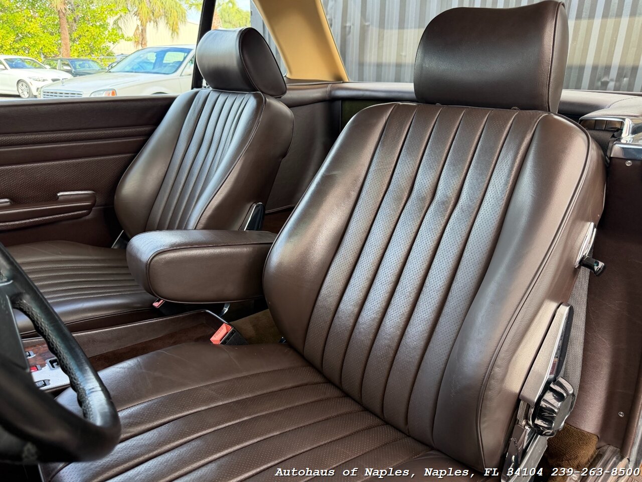 1988 Mercedes-Benz 560 SL   - Photo 56 - Naples, FL 34104