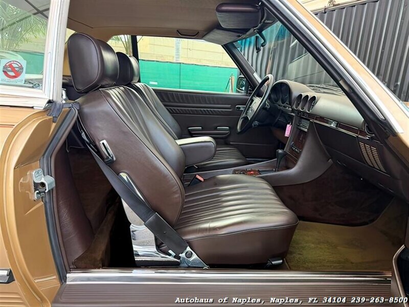 1988 Mercedes-Benz 560 SL   - Photo 62 - Naples, FL 34104