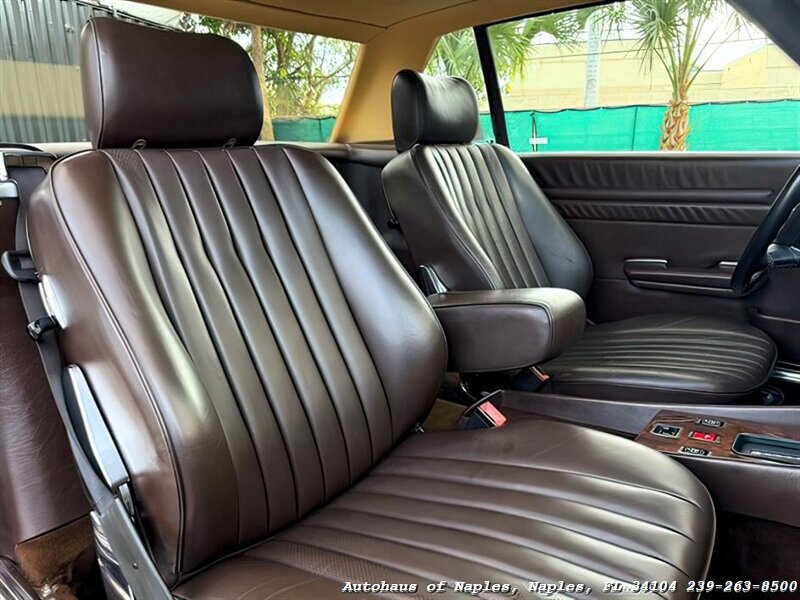 1988 Mercedes-Benz 560 SL   - Photo 63 - Naples, FL 34104