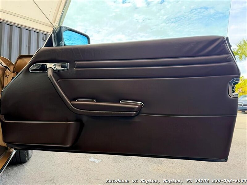 1988 Mercedes-Benz 560 SL   - Photo 64 - Naples, FL 34104