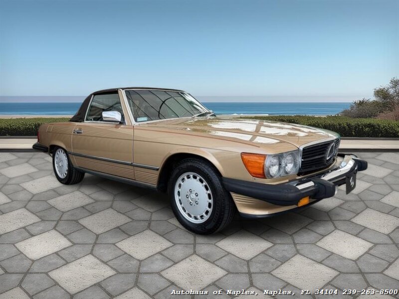 1988 Mercedes-Benz 560 SL   - Photo 12 - Naples, FL 34104