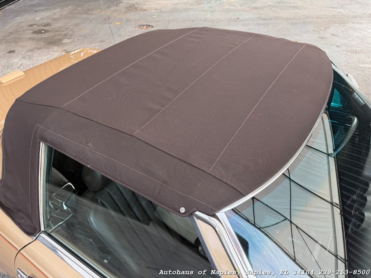 1988 Mercedes-Benz 560 SL   - Photo 21 - Naples, FL 34104
