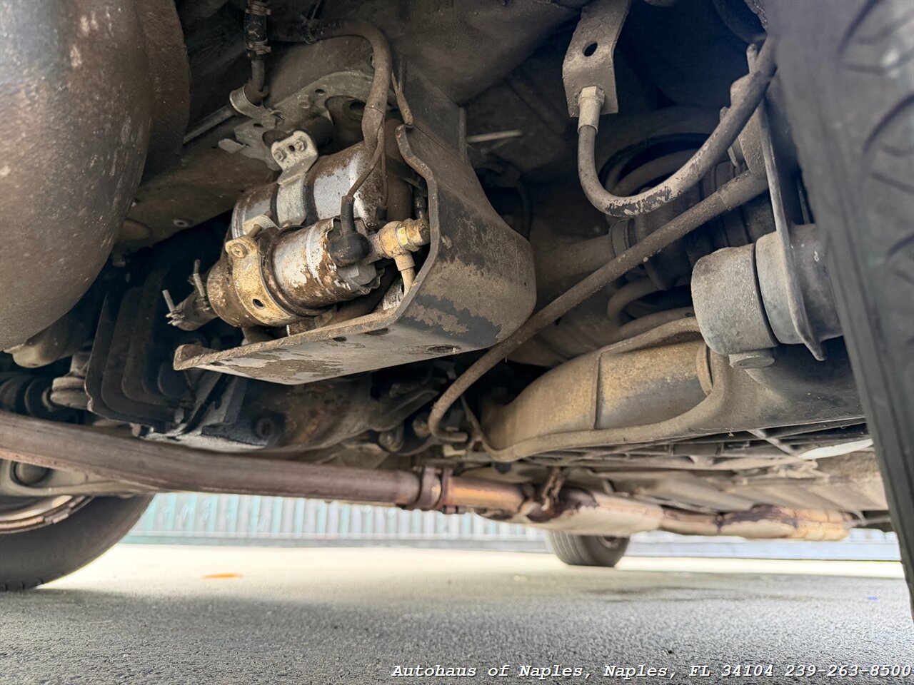 1988 Mercedes-Benz 560 SL   - Photo 49 - Naples, FL 34104