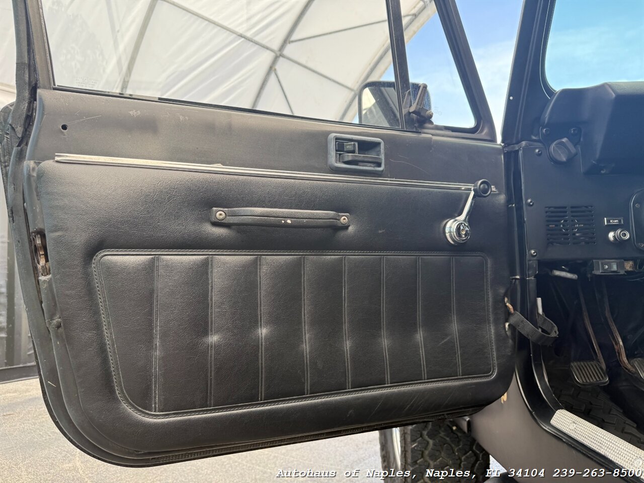1984 Jeep CJ-7 2dr   - Photo 25 - Naples, FL 34104