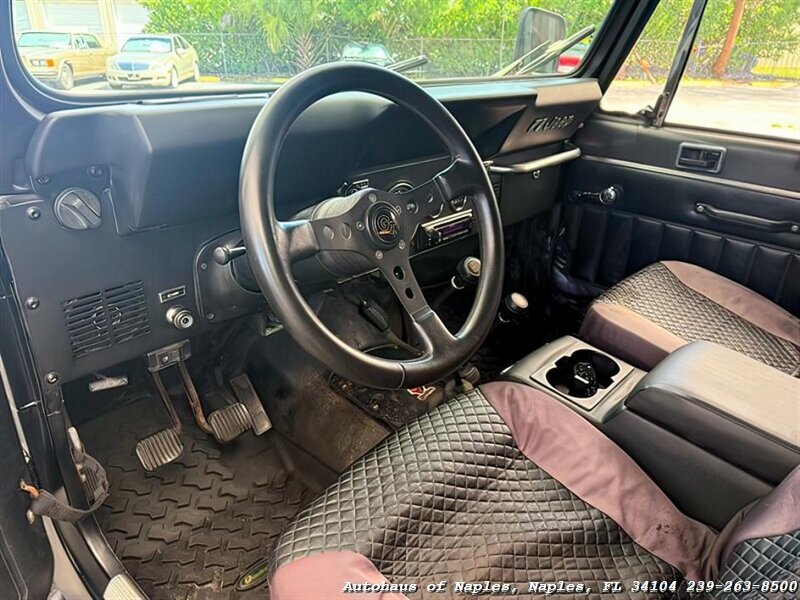 1984 Jeep CJ-7 2dr   - Photo 23 - Naples, FL 34104