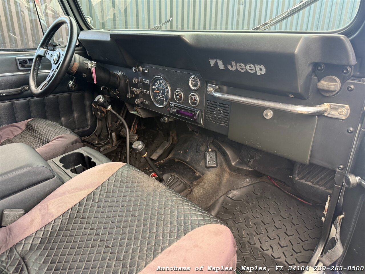 1984 Jeep CJ-7 2dr   - Photo 26 - Naples, FL 34104