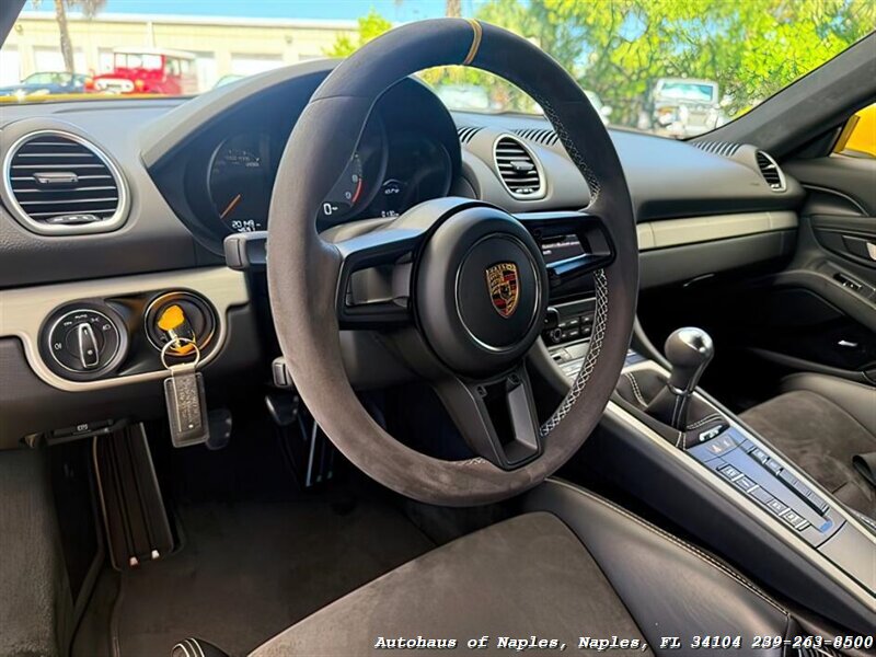 2020 Porsche 718 Cayman GT4   - Photo 26 - Naples, FL 34104