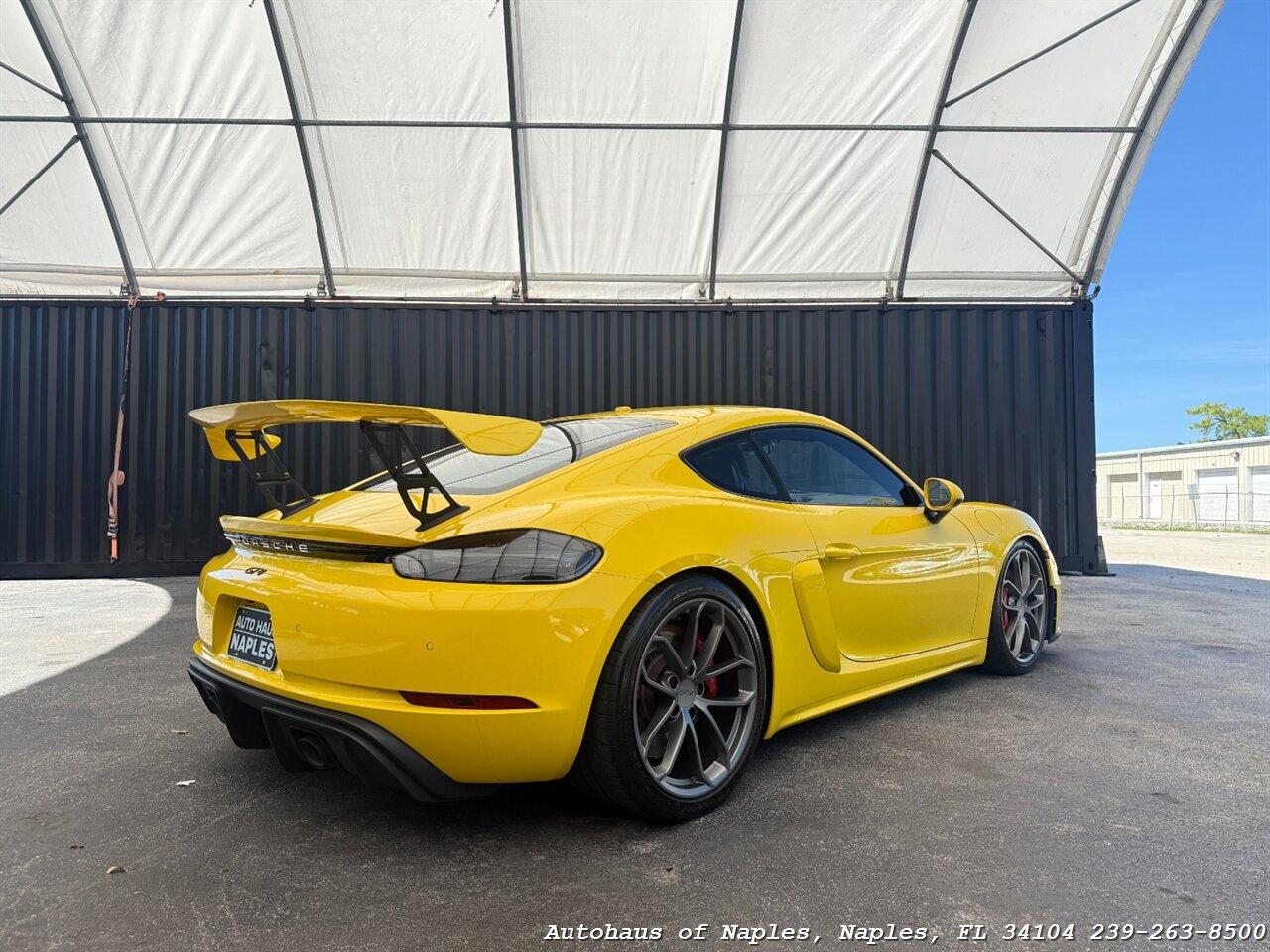 2020 Porsche 718 Cayman GT4 - Photo 8 - Naples, FL 34104
