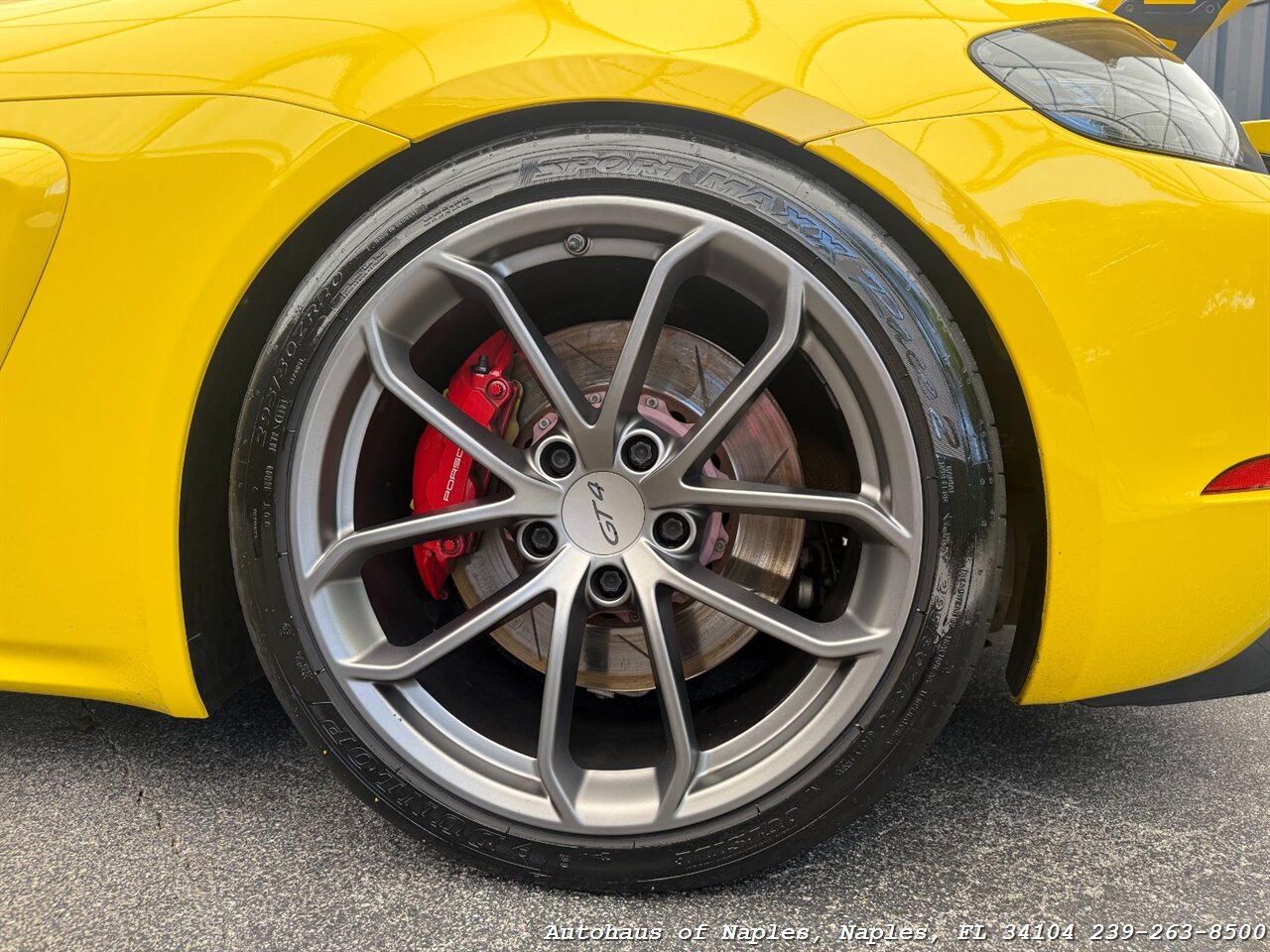 2020 Porsche 718 Cayman GT4 - Photo 12 - Naples, FL 34104