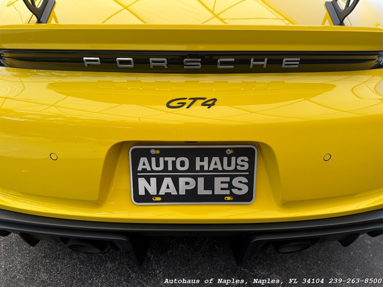 2020 Porsche 718 Cayman GT4 - Photo 14 - Naples, FL 34104