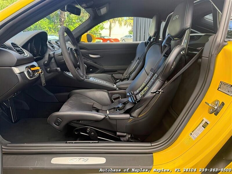 2020 Porsche 718 Cayman GT4   - Photo 22 - Naples, FL 34104