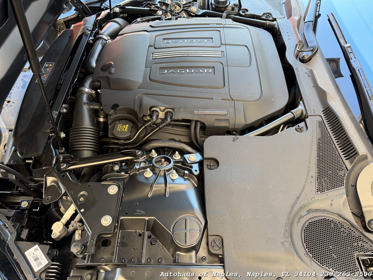 2019 Jaguar F-TYPE P340   - Photo 33 - Naples, FL 34104