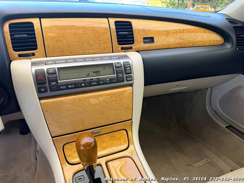 2003 Lexus SC 430   - Photo 25 - Naples, FL 34104
